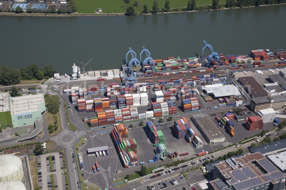 Mainz from the bird's eye view: Container Terminal in the port of the inland port on Rhine in the district Neustadt in Mainz in the state Rhineland-Palatinate, Germany