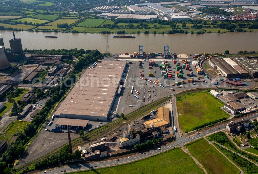 Aerial photograph Duisburg - Container Terminal in the port of the inland port Rhein-Ruhr Terminal Gesellschaft fuer Container- und Gueterumschlag mbH on Richard-Seiffert-Strasse in Duisburg in the state North Rhine-Westphalia