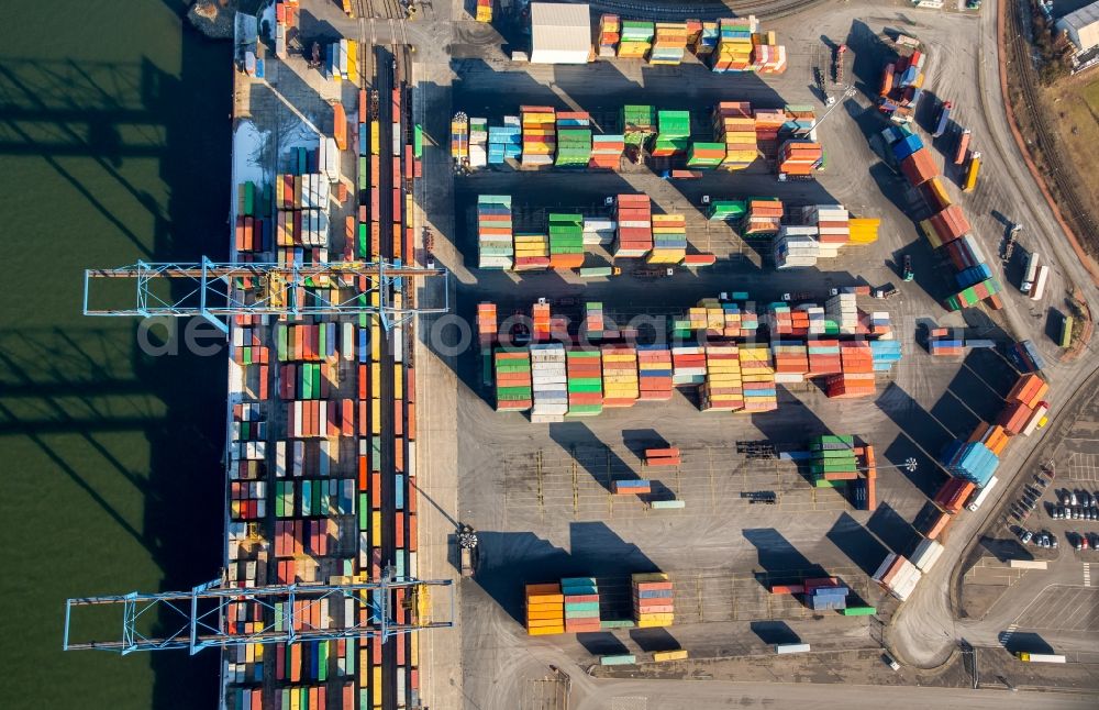 Aerial image Duisburg - Container Terminal in the port of the inland port Rhein-Ruhr Terminal Gesellschaft fuer Container- und Gueterumschlag mbH Richard-Seiffert-Strasse in the district Wanheim - Angerhausen in Duisburg in the state North Rhine-Westphalia