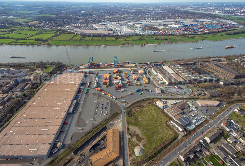 Duisburg from the bird's eye view: Container Terminal in the port of the inland port Rhein-Ruhr Terminal Gesellschaft fuer Container- und Gueterumschlag mbH Richard-Seiffert-Strasse in the district Wanheim - Angerhausen in Duisburg in the state North Rhine-Westphalia