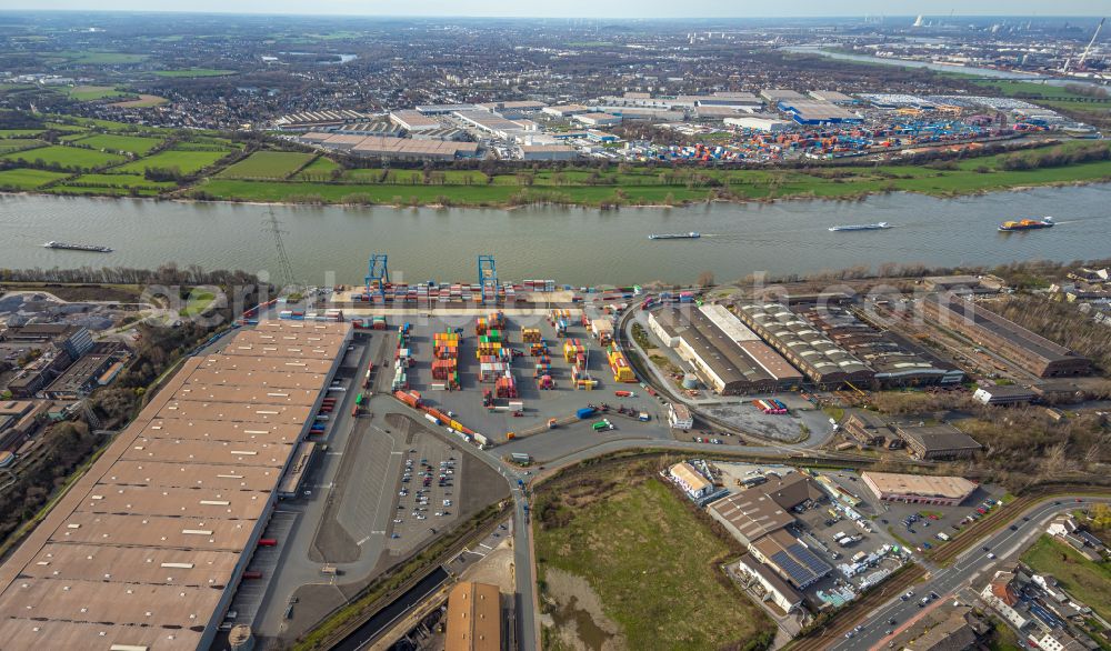 Aerial image Duisburg - Container Terminal in the port of the inland port Rhein-Ruhr Terminal Gesellschaft fuer Container- und Gueterumschlag mbH Richard-Seiffert-Strasse in the district Wanheim - Angerhausen in Duisburg in the state North Rhine-Westphalia