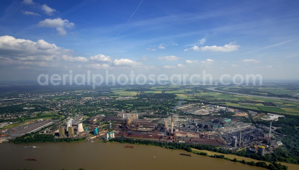 Aerial photograph Duisburg - Container Terminal in the port of the inland port Rheinhausen in Duisburg in the state North Rhine-Westphalia