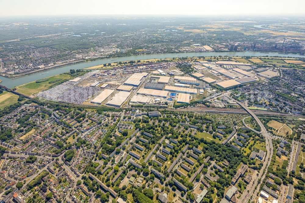 Duisburg from the bird's eye view: Container Terminal in the port of the inland port Rheinhausen in Duisburg in the state North Rhine-Westphalia