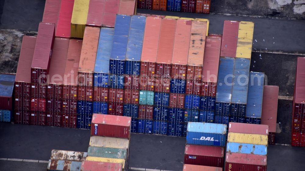 Bonn from the bird's eye view: Container Terminal in the port of the inland port of the Rhine river in the district Graurheindorf in Bonn in the state North Rhine-Westphalia, Germany