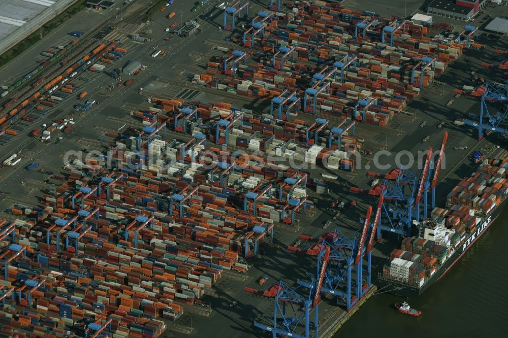 Hamburg from the bird's eye view: Container terminal of the DCP in the container port of the international port in Hamburg