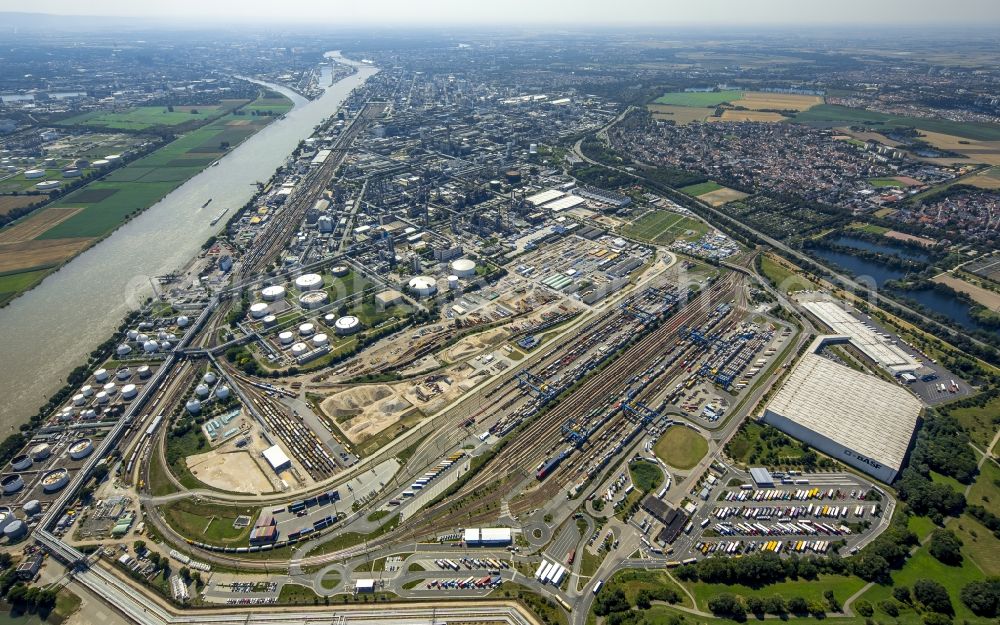 Aerial photograph Ludwigshafen am Rhein - Container terminal and freight depot of the KTL Kombi-Terminal Ludwigshafen GmbH in Ludwigshafen am Rhein in Rhineland-Palatinate