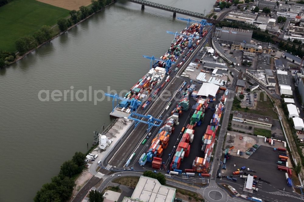 Aerial photograph Mainz Mombach - Container terminal of the express company Ernst Frankenbach GmbH. Unloading and loading of freight and shipping containers on the Rhine. The terminal is located in an industrial area in the district Mombach in Mainz in Rhineland-Palatinate