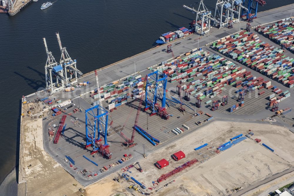 Hamburg from above - Container Terminal Tollerort in the port of the international port in district Steinwerder in Hamburg with sewage works Koehlbrandhoeft