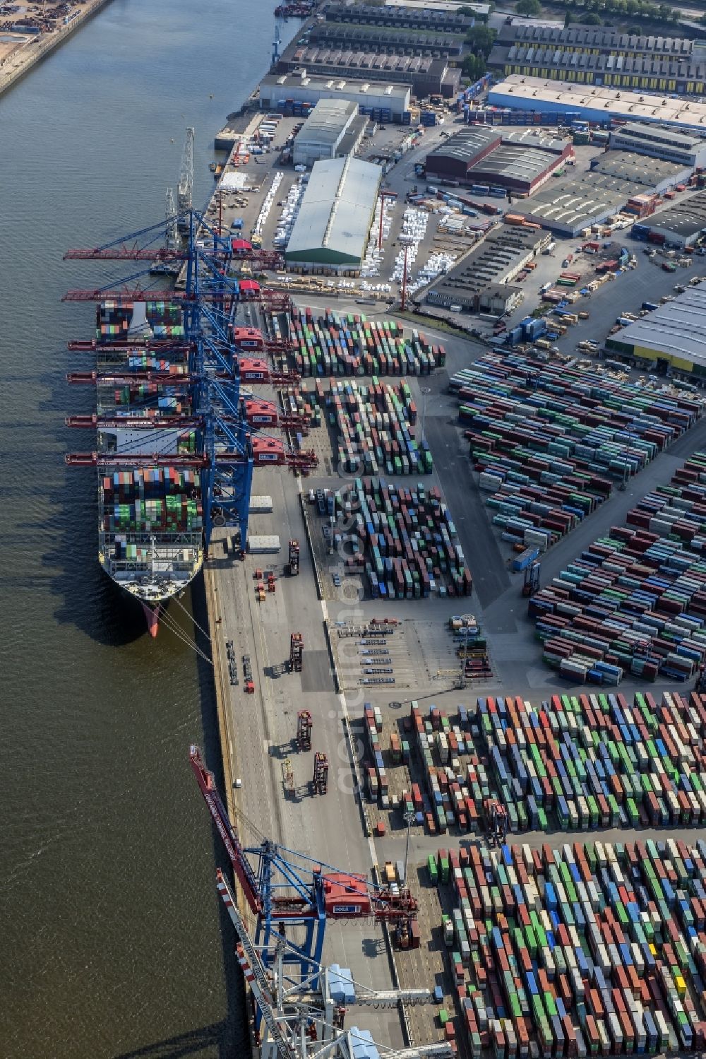 Aerial photograph Hamburg - Container Terminal Tollerort in the port of the international port in district Steinwerder in Hamburg with sewage works Koehlbrandhoeft