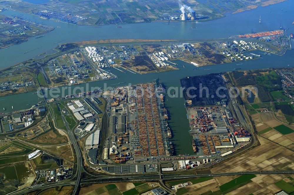 Aerial photograph Antwerpen - Container terminals in the seaport of Delwaidedok on Kanaaldock B2 Oostkai in Antwerp, Belgium