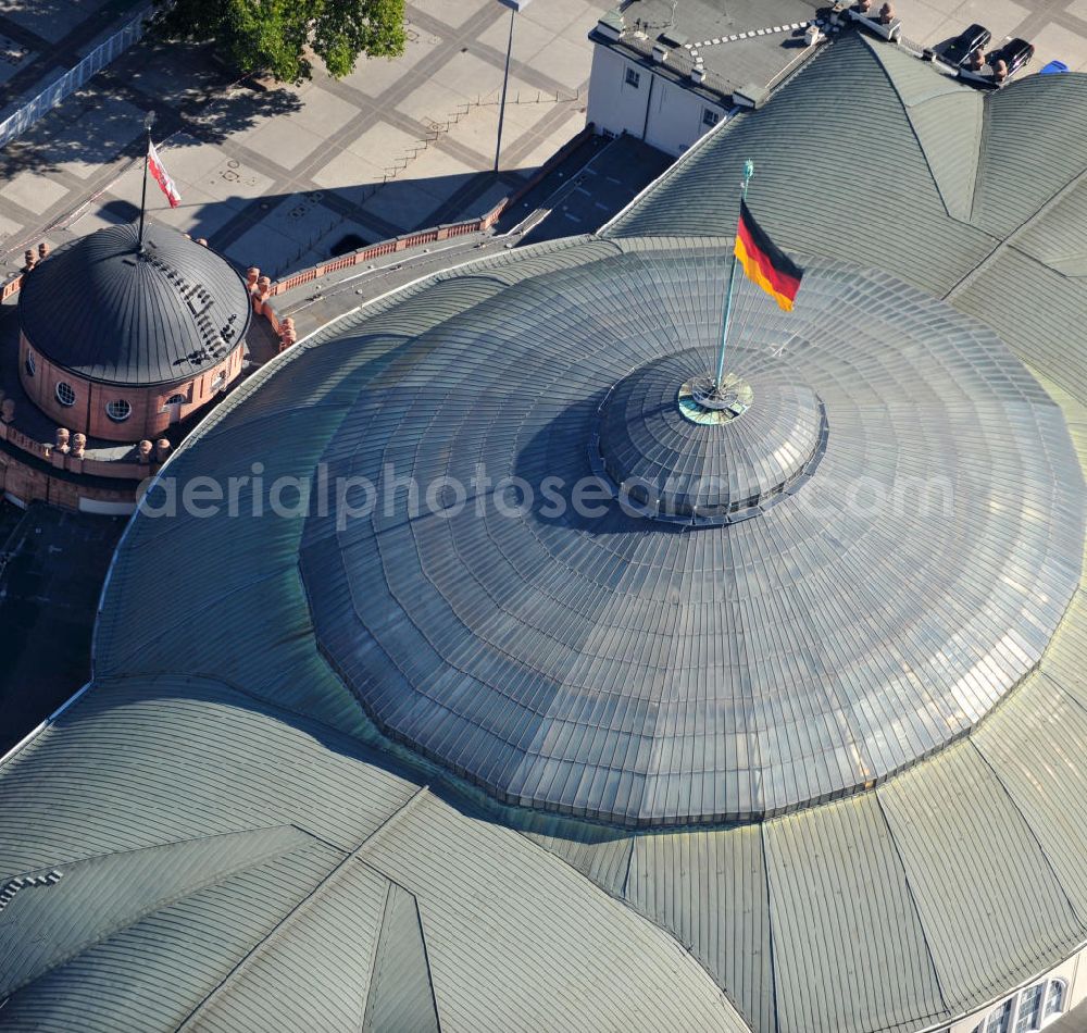 Aerial photograph Frankfurt am Main - Blick auf das Dach der Festhalle Frankfurt/Main am Messegelände. Die Mehrzweckhalle wurde von 1907 bis 1908 erbaut. View of the Frankfurt Festhalle. The multi-purpose hall was built from 1907 to 1908 and is located at the Frankfurt Exhibition Centre.