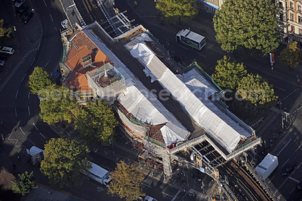 Berlin from the bird's eye view: Dacharbeiten auf dem U-Bahnhof Schlesisches Tor in Berlin-Kreuzberg. Es ist eine Station der Linie U1. Roof work at the underground station Schlesisches Tor in Berlin-Kreuzberg.