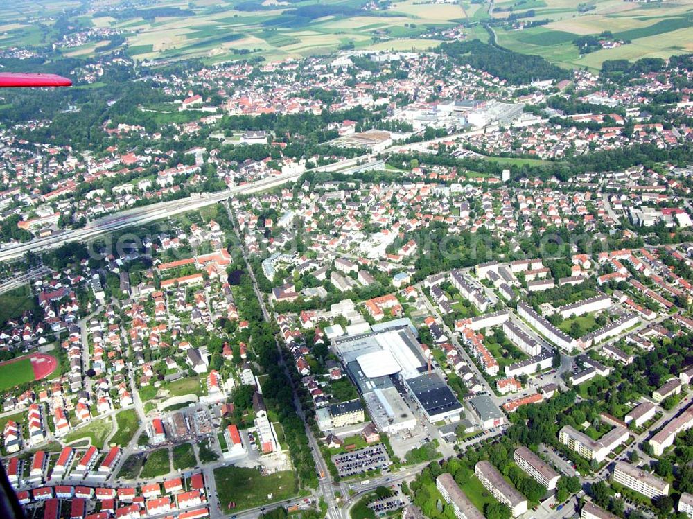 Aerial photograph Dachau - Blick auf das Stadtzentrum von Dachau (im Hintergrund die KZ-Gedenkstätte)