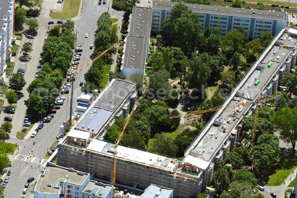 Aerial image Berlin - Construction site for the renovation and modernization of the buildings in the residential area Genslerstrasse - Liebenwalder Strasse - Heiligenstadter Strasse in the district Hohenschoenhausen in Berlin, Germany