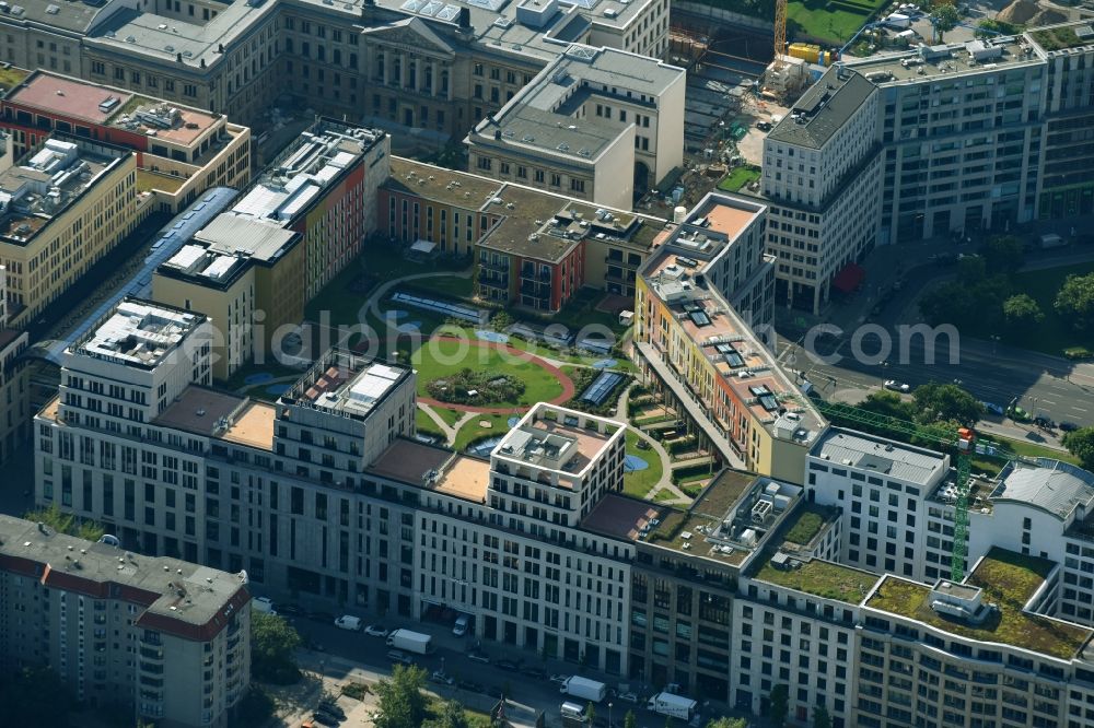 Aerial photograph Berlin - Roof horticulture landscape on the LP12 Mall of Berlin building on the site Wertheim at Leipziger Platz 12 in Berlin-Mitte