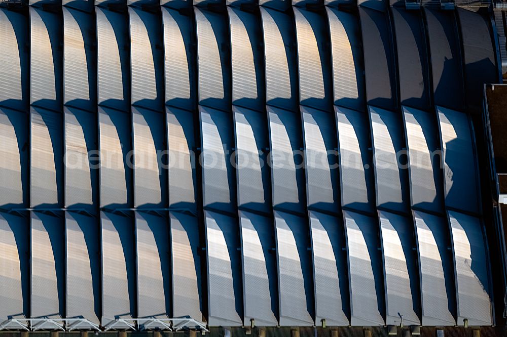 Friedrichshafen from above - Roof construction of the production halls on the factory premises of Rolls-Royce Solutions GmbH on Domainstrasse in the district of Fischbach in Friedrichshafen in the state Baden-Wuerttemberg, Germany