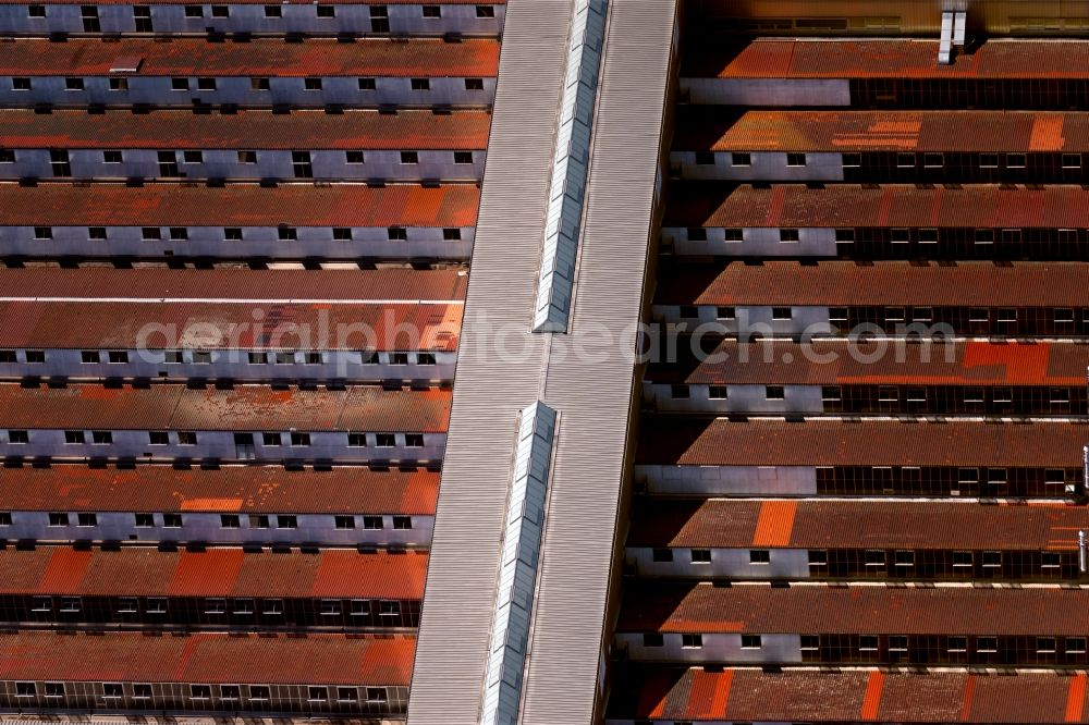 Stuttgart from above - Red - brown roof structures buildings and production halls on the vehicle construction factory premises Motorenwerk Untertuerkheim between Mercedesstrasse and Benzstrasse in the district Benzviertel in Stuttgart in the state Baden-Wurttemberg, Germany