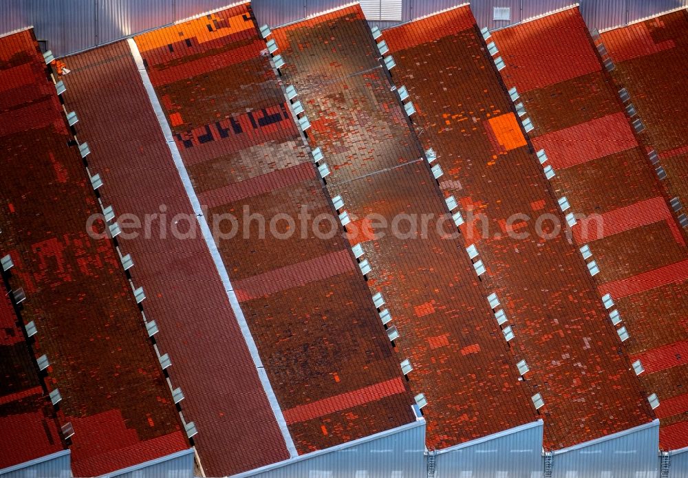 Stuttgart from above - Red - brown roof structures buildings and production halls on the vehicle construction factory premises Motorenwerk Untertuerkheim between Mercedesstrasse and Benzstrasse in the district Benzviertel in Stuttgart in the state Baden-Wurttemberg, Germany