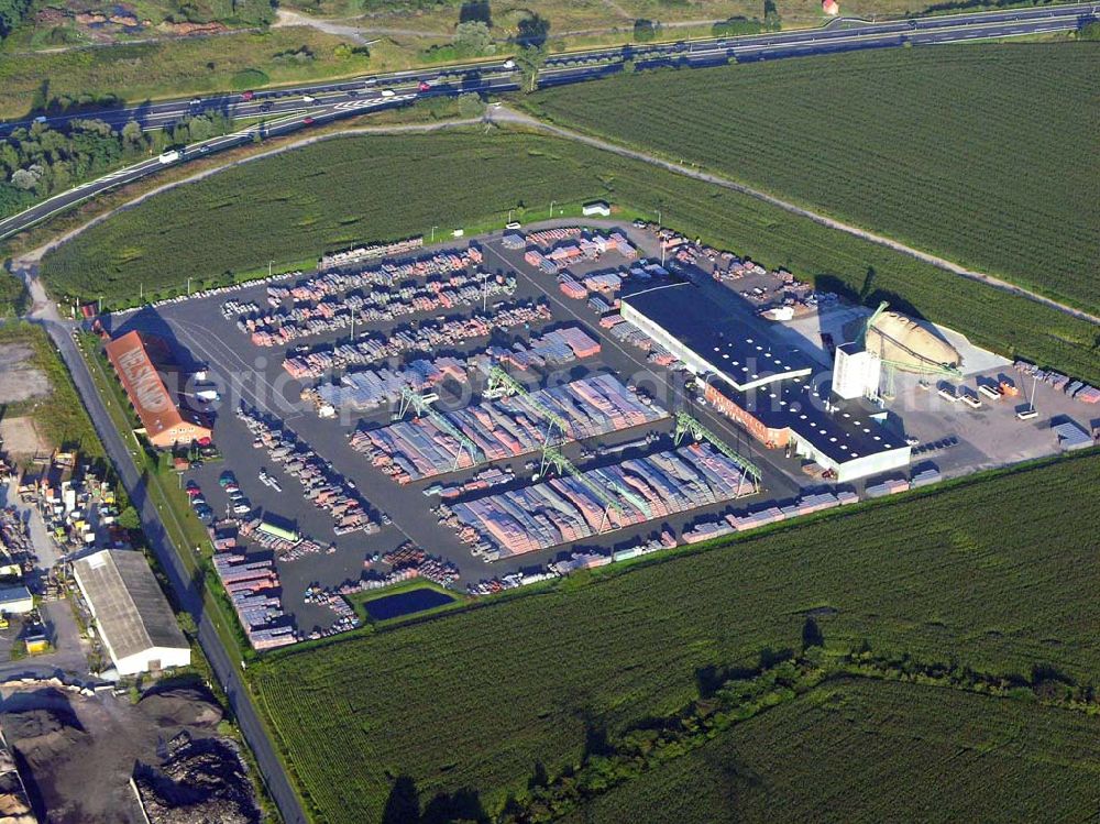 Schönerlinde ((Barnim/ Brandenburg) from above - Blick auf das Baustoff-/ und Dachziegelwerk Nelskamp bei Schönerlinde an der A10 nördlich von Berlin. - Dachziegelwerke Nelskamp GmbH Werk Schönerlinde Bahnhofstraße 6 16352 Schönerlinde/ Barnim Telefon: 0 30/94 03 91 0 Telefax: 0 30/9 41 22 04