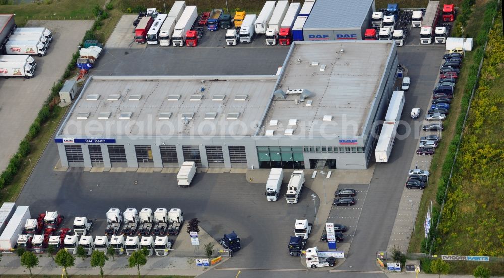 Aerial photograph Großbeeren - Campanie of the DAF Doorne's Automobiel Fabriek Berlin vehicles sales and service GmbH in Großbeeren in Brandenburg