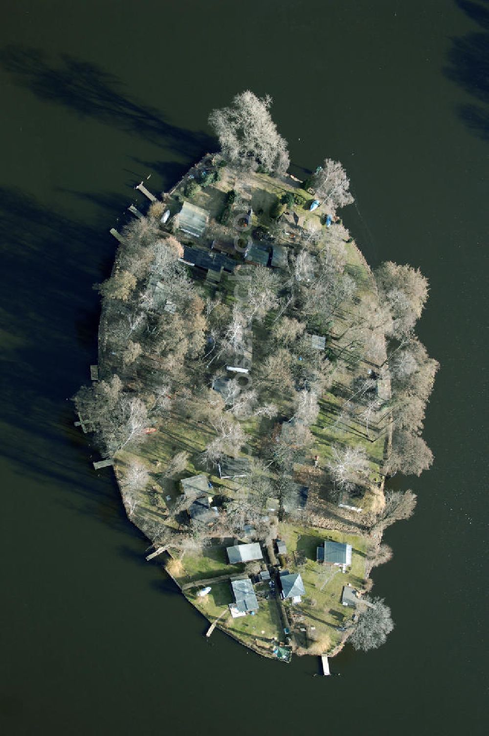 Berlin from the bird's eye view: Blick auf die Dahmeinsel an der Grünauer Strasse / Rosenweg in Berlin-Köpenick