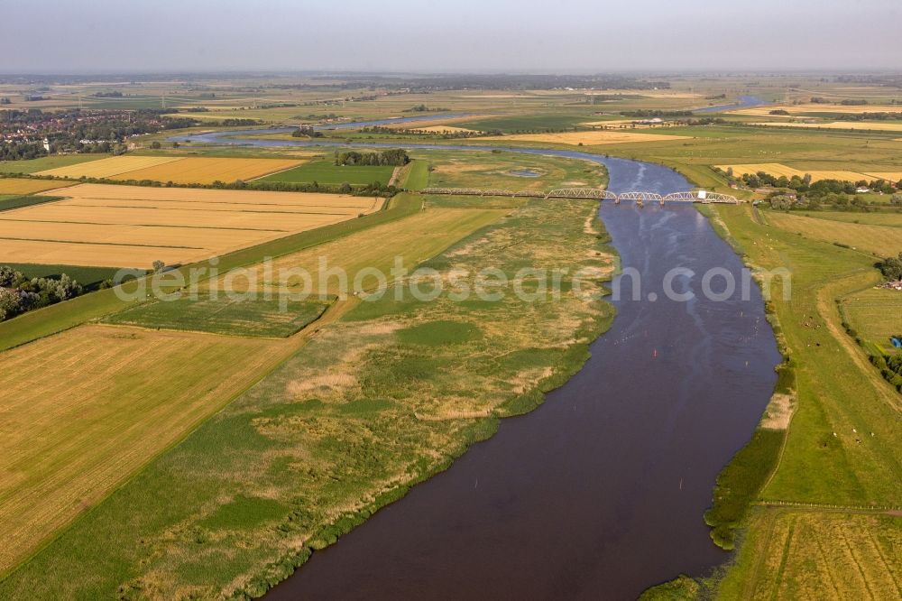 Aerial photograph Koldenbüttel - Railway - bridge crossing the Eider river in Dammsdeich in Koldenbuettel in the state Schleswig-Holstein, Germany