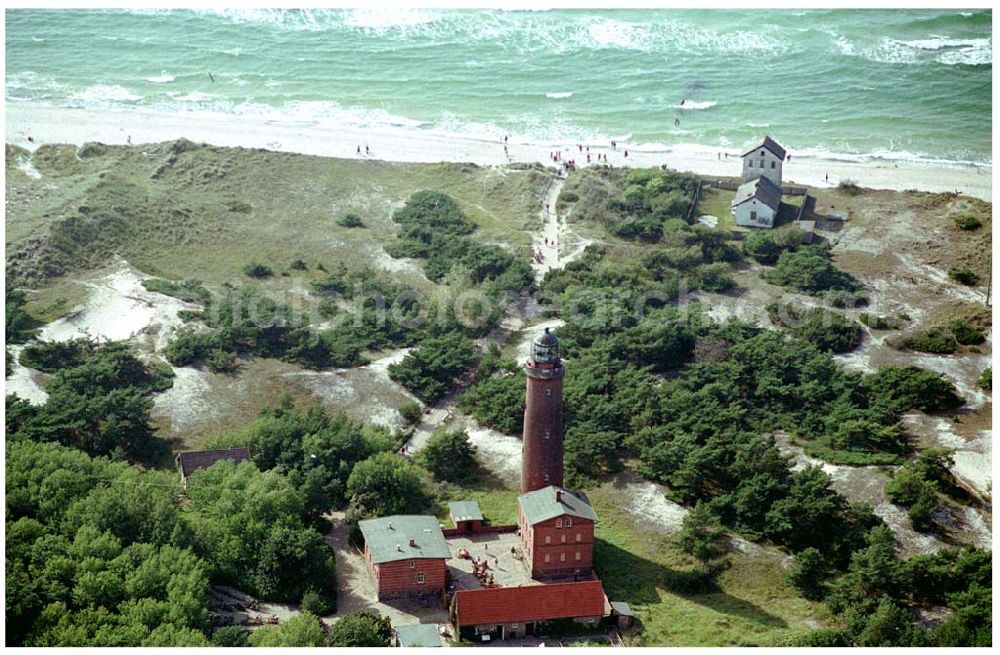 Aerial image Darßer Ort - 15.08.2004, Darsser Leuchturm in Mecklenburg-Vorpommern, Den Leuchtturm Darsser Ort können Sie ersteigen und bekommen dann aus 35 m Höhe einen einmaligen Rundumblick auf den Weststrand, den Darsser Ort und den Darßwald.