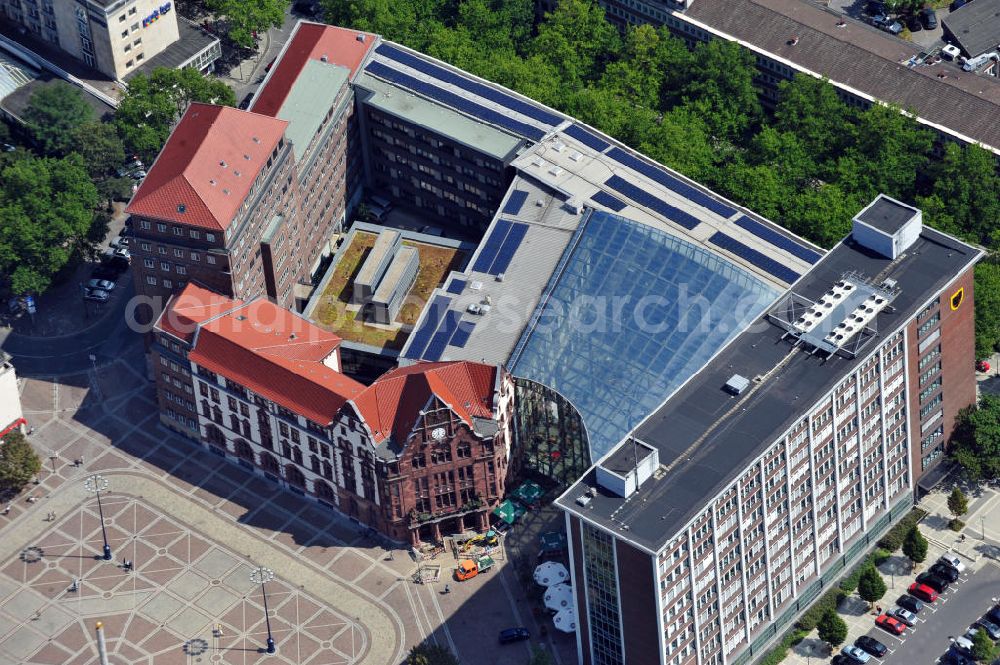 Aerial photograph Dortmund - View of the Old and New Town House in Dortmund and the glass foyer, which connects the two houses. The New Town House was built in 1899 by design of Frederick Kullrich. Both houses shelter the city government