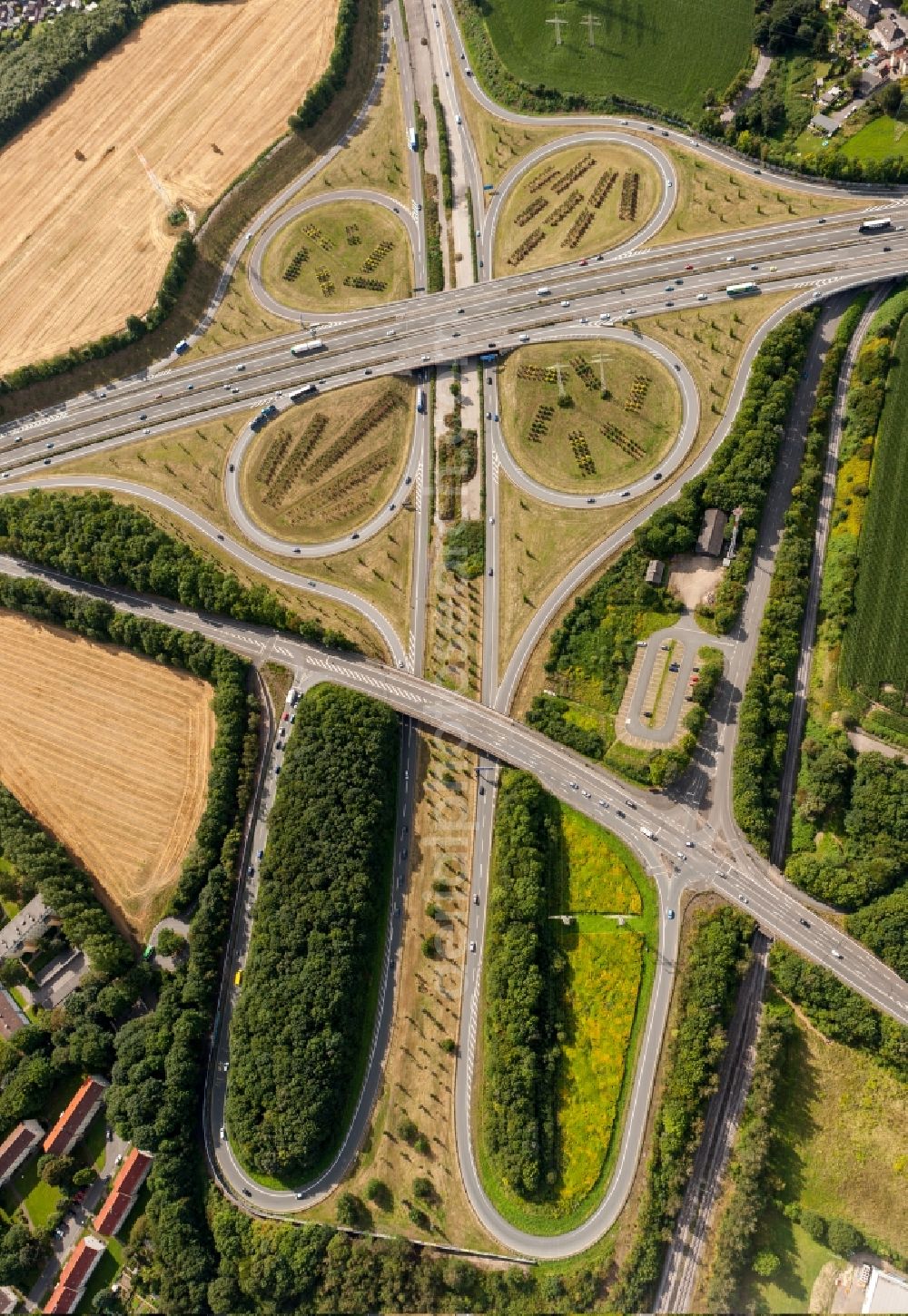 Aerial image Dortmund - View of the intersection Castrop-Rauxel-Ost, connecting the highways 45 and 42. The intersection has a cloverleaf shape and is on Dortmund city limits