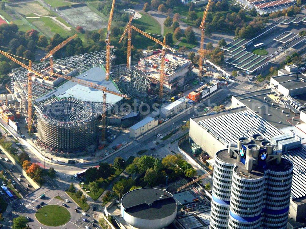 München / Bayern from the bird's eye view: Blick auf die Erweiterungsbaustelle des Auslieferungs- und Eventcenter BMW Welt der BMW AG am Georg-Brauchle-Ring nahe dem Olympia Park in München