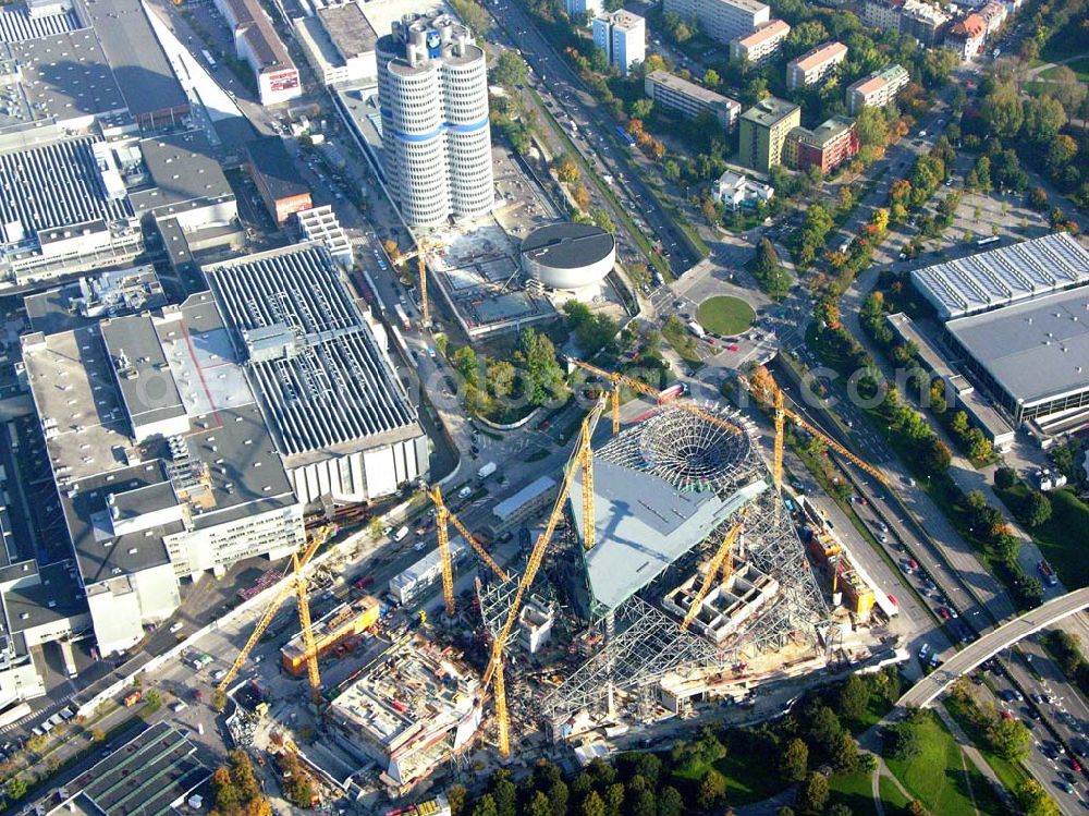 Aerial image München / Bayern - Blick auf die Erweiterungsbaustelle des Auslieferungs- und Eventcenter BMW Welt der BMW AG am Georg-Brauchle-Ring nahe dem Olympia Park in München