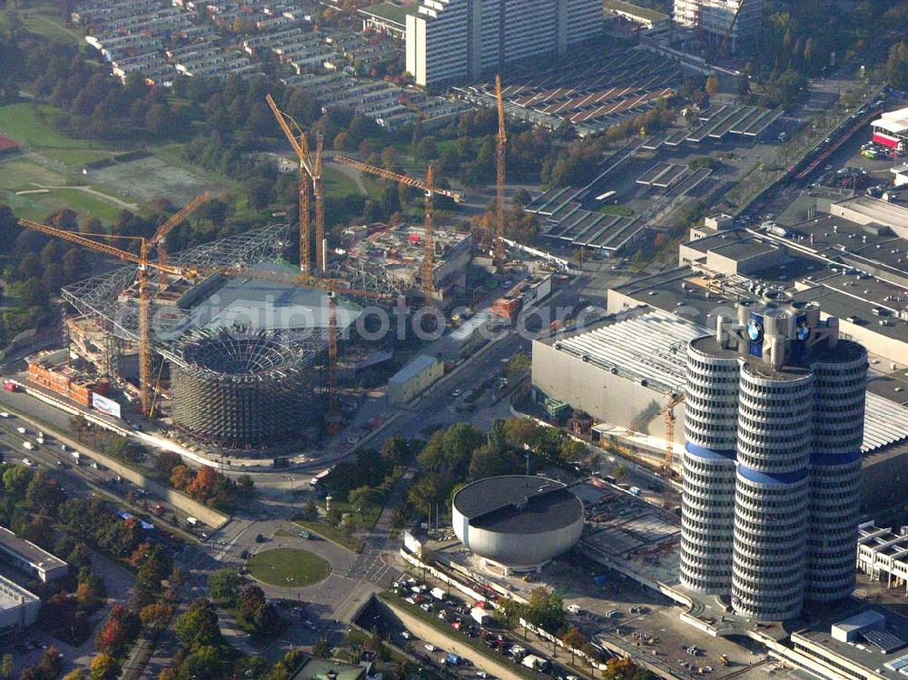 Aerial image München / Bayern - Blick auf die Erweiterungsbaustelle des Auslieferungs- und Eventcenter BMW Welt der BMW AG am Georg-Brauchle-Ring nahe dem Olympia Park in München