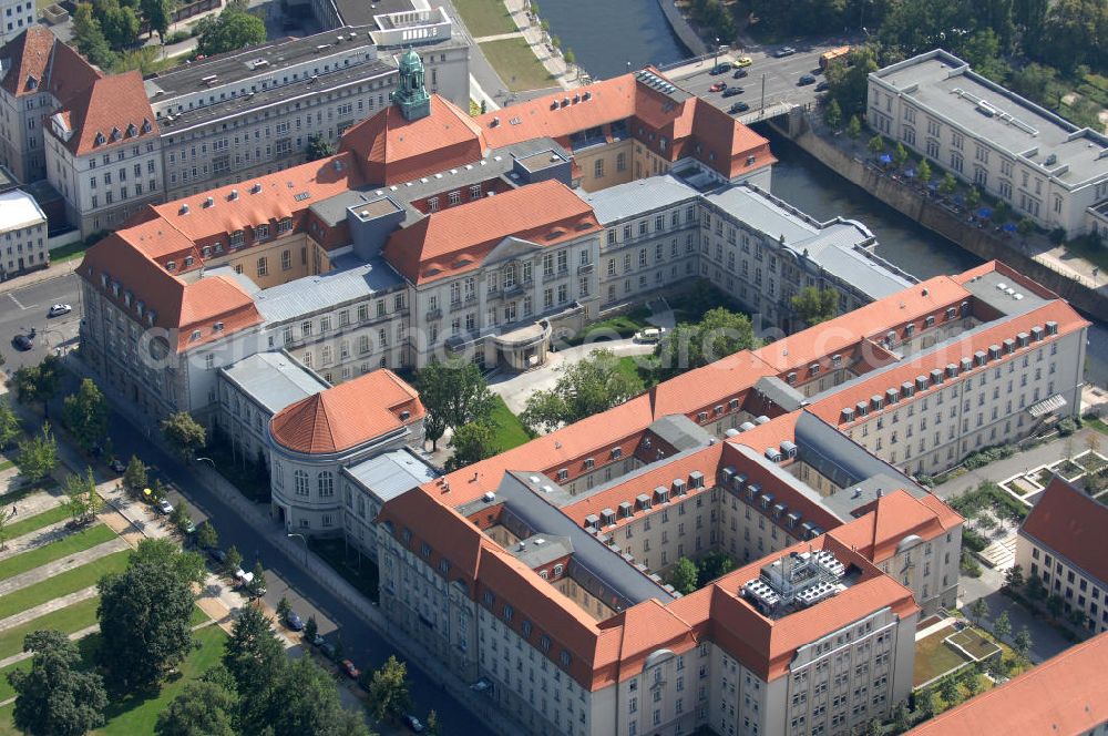 Berlin from above - Blick auf das Bundesministerium für Wirtschaft und Technologie im Invalidenhaus. Das Gebäude ist von 1747 und wurde im Rahmen des Umzugs der Bundesregierung von Bonn nach Berlin von Grund auf restauriert. Kontakt: Scharnhorststr. 34-37, 10115 Berlin, http://