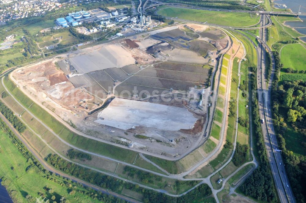 Aerial photograph Leverkusen - View of the disposal center Leverkusen-Bürrig in North Rhine-Westphalia. The garbage dump is operatet by the Currenta GmbH & Co. OHG