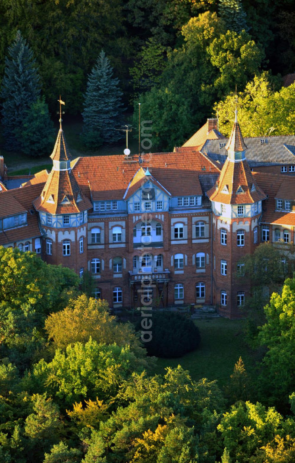 Kolkwitz from above - View of the DOLCE VITA PARK Kolkwitz, a landmarked property in Kolkwitz. The AIVV real estate asset management creates ownership and existing homes in the building