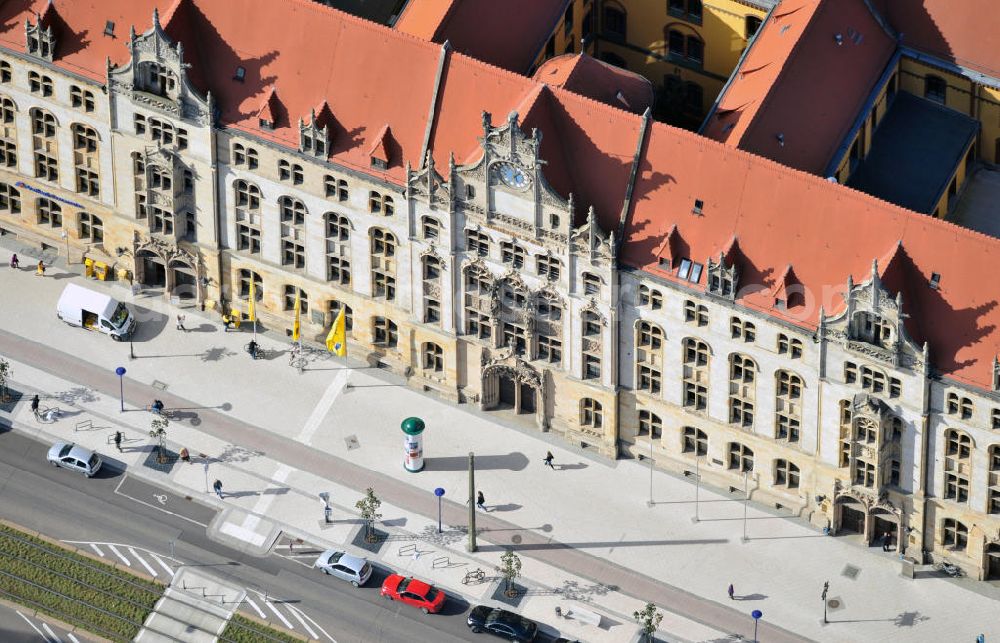 Aerial image Magdeburg - View of the Justice building Eike Repgow, which is the joint headquarters of several courts and the prosecutor's office in Magdeburg. The historic building was erected between 1895 and 1899 in the wake of centralization as a post-imperial and served as the main post office in the city