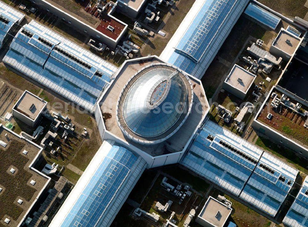 Oberhausen from the bird's eye view: The CentrO is one of the largest shopping centers and urban entertainment center in Germany. It forms the core of the new center of Oberhausen. Over 250 retail shops spread out geographically in different areas, arranged on two floors of the mall