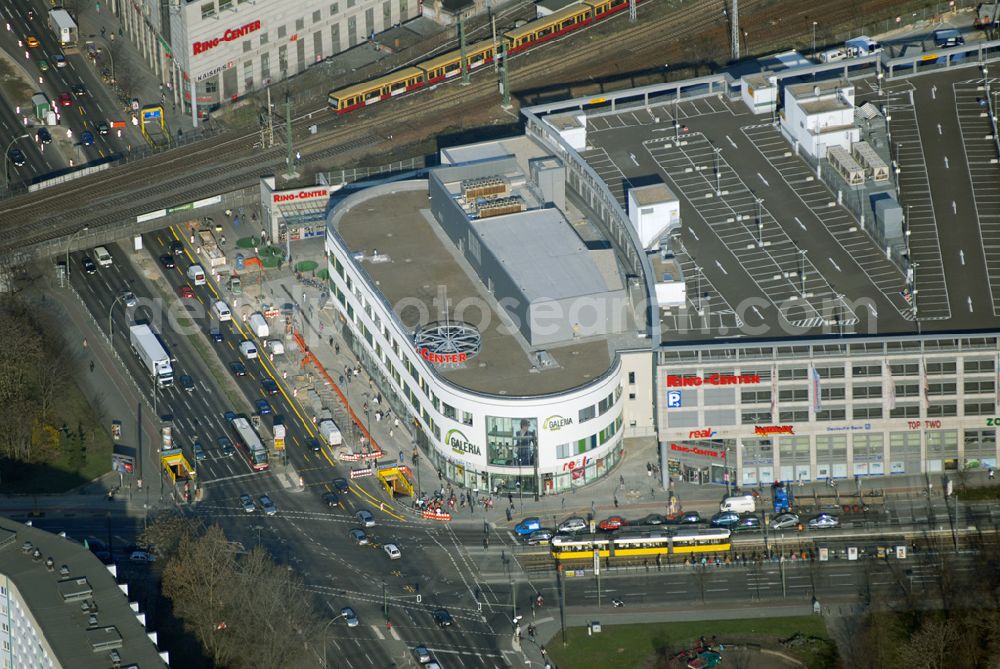 Berlin from the bird's eye view: Das fertige Ringcenter 3 der ECE GmbH an der Frankfurter Allee in Berlin-Friedrichshain am Eröffnungstag.