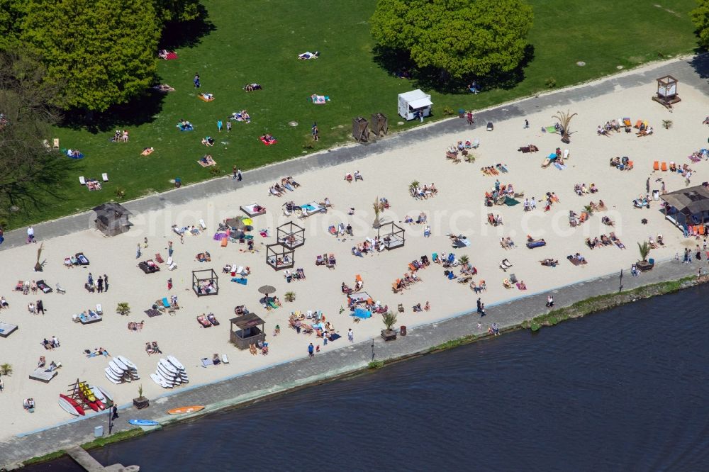 Aerial photograph Essen - The open air bath Baldeney at lake Baldeney in Essen in the state of North Rhine-Westphalia. The lido lies directly at the water reservoir of the river Ruhr in the South of the city and is renowned as a water sports and recreational area. The bath is in use since the 1930s and is today run as the Seaside Beach