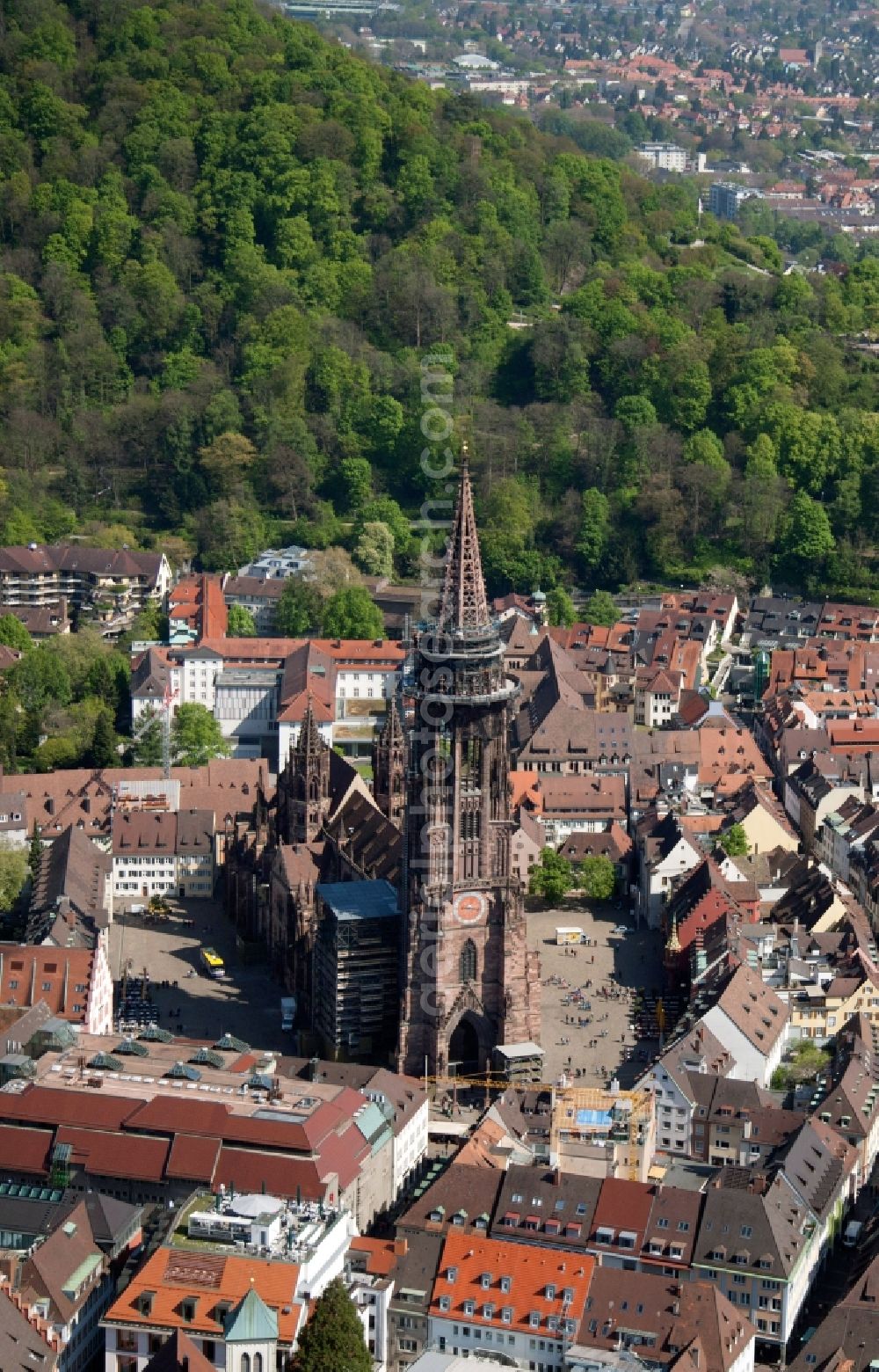 Freiburg im Breisgau from the bird's eye view: Church building of the Freiburger Muenster in Freiburg im Breisgau in the state Baden-Wuerttemberg