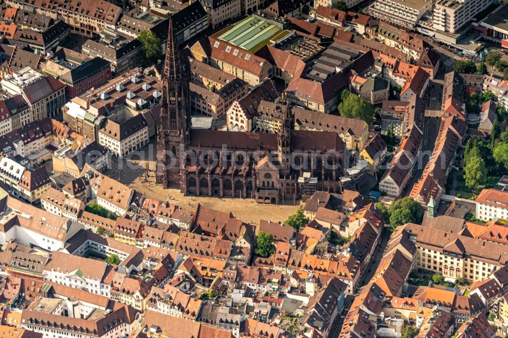 Freiburg im Breisgau from the bird's eye view: Church building of the Freiburger Muenster in Freiburg im Breisgau in the state Baden-Wurttemberg