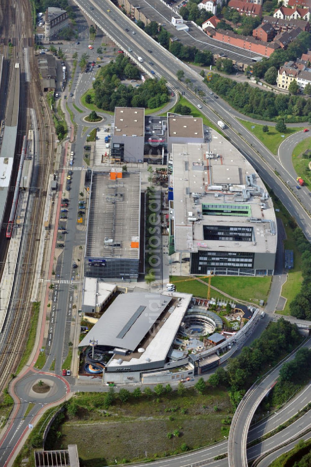 Aerial photograph Bielefeld - View of the new station area in Bielefeld, a leisure and service center at the Central Station. It contains a cinema complex , a restaurant building and the swimming and leisure pool Ishara. In 1999, the site was opened