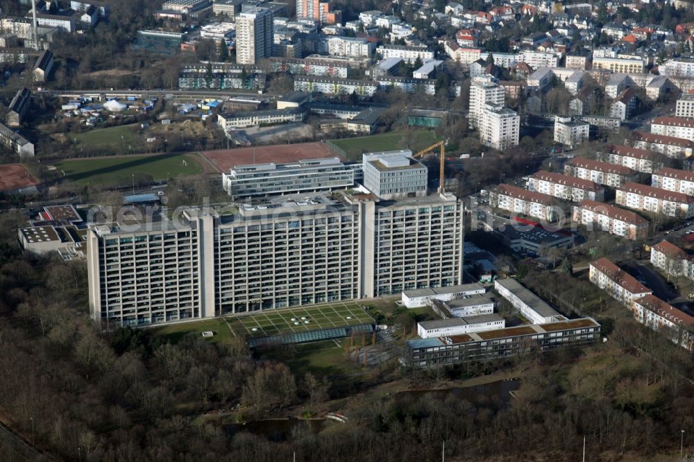 Frankfurt am Main from above - The building of the German Federal Bank headquarters in Frankfurt am Main in Hesse. The distinctive skyscraper was designed by architectural firm ABB (Otto Apel, Hannsgeorg Beckert and engineer Gilbert Becker) in the style of Brutalism. bundesbank.de