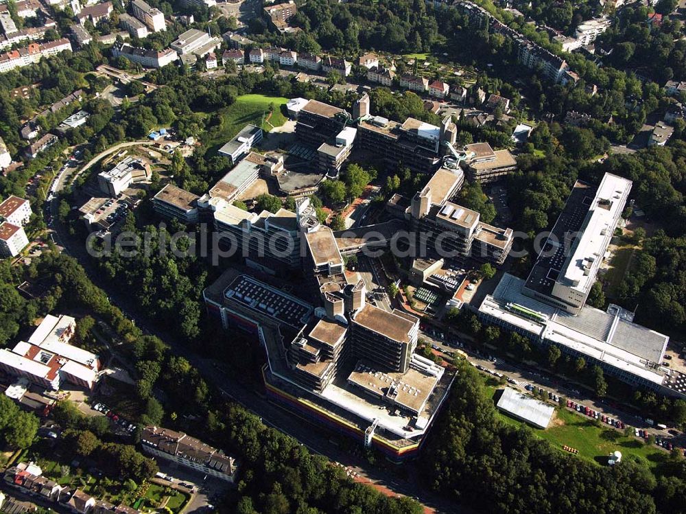 Aerial photograph Wuppertal - Blick auf die Bergische Universität Wuppertal; Anschrift: Bergische Universität Wuppertal, Gaußstr. 20, 42097 Wuppertal, Tel. (0202) 439-0, Fax: (0202) 439-29 01, E-Mail: zsb@uni-wuppertal.de; Die Bergische Universität Wuppertal ist eine junge Universität - Jahrgang 1972 -, die sich über ihre wissenschaftsdiziplinären Bemühungen hinaus die konsequente Weiterentwicklung des Wissens- und Technologietransfers von Hochschule und Praxis zum Ziel gesetzt hat.