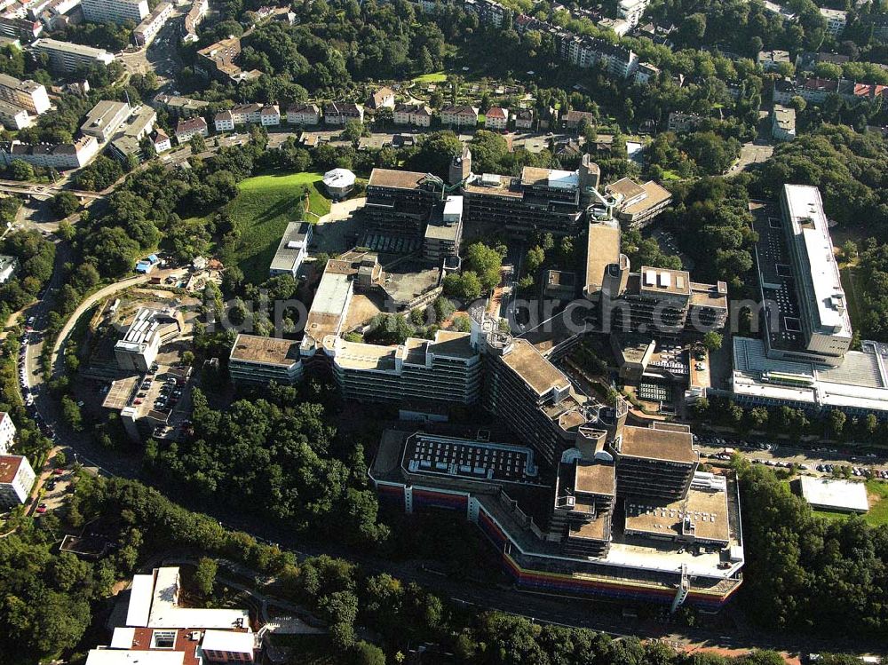 Aerial image Wuppertal - Blick auf die Bergische Universität Wuppertal; Anschrift: Bergische Universität Wuppertal, Gaußstr. 20, 42097 Wuppertal, Tel. (0202) 439-0, Fax: (0202) 439-29 01, E-Mail: zsb@uni-wuppertal.de; Die Bergische Universität Wuppertal ist eine junge Universität - Jahrgang 1972 -, die sich über ihre wissenschaftsdiziplinären Bemühungen hinaus die konsequente Weiterentwicklung des Wissens- und Technologietransfers von Hochschule und Praxis zum Ziel gesetzt hat.