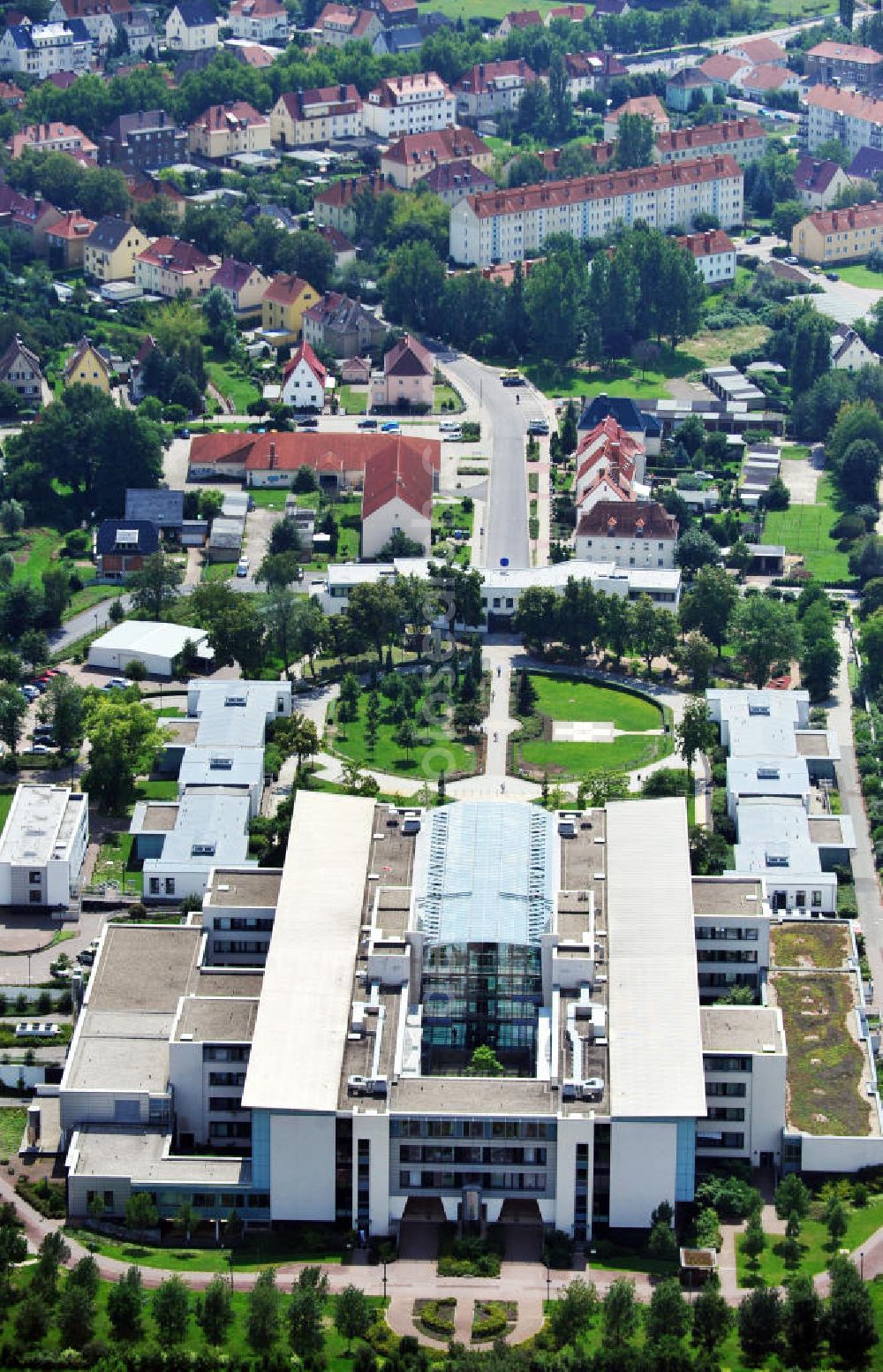 Bitterfeld from the bird's eye view: View at the hospital building and the adjoining park of the health center in Bitterfeld-Wolfen