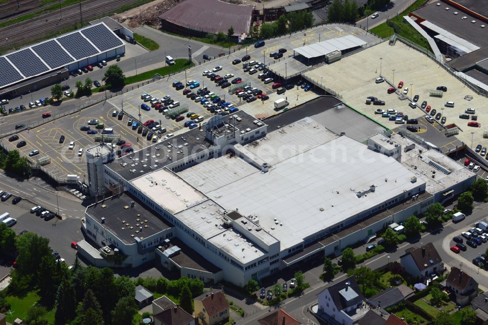 St. Wendel from the bird's eye view: The Globus hypermarket in the county seat of St. Wendel in the state of Saarland. Globus Holding was founded in the town and has its registered offices and headquarters there. The first grocery store was built here in 1828 by Franz Bruch. Today, there are a number of hardware stores, supermarkets, hypermarkets and consumer electronics stores throughout Europe