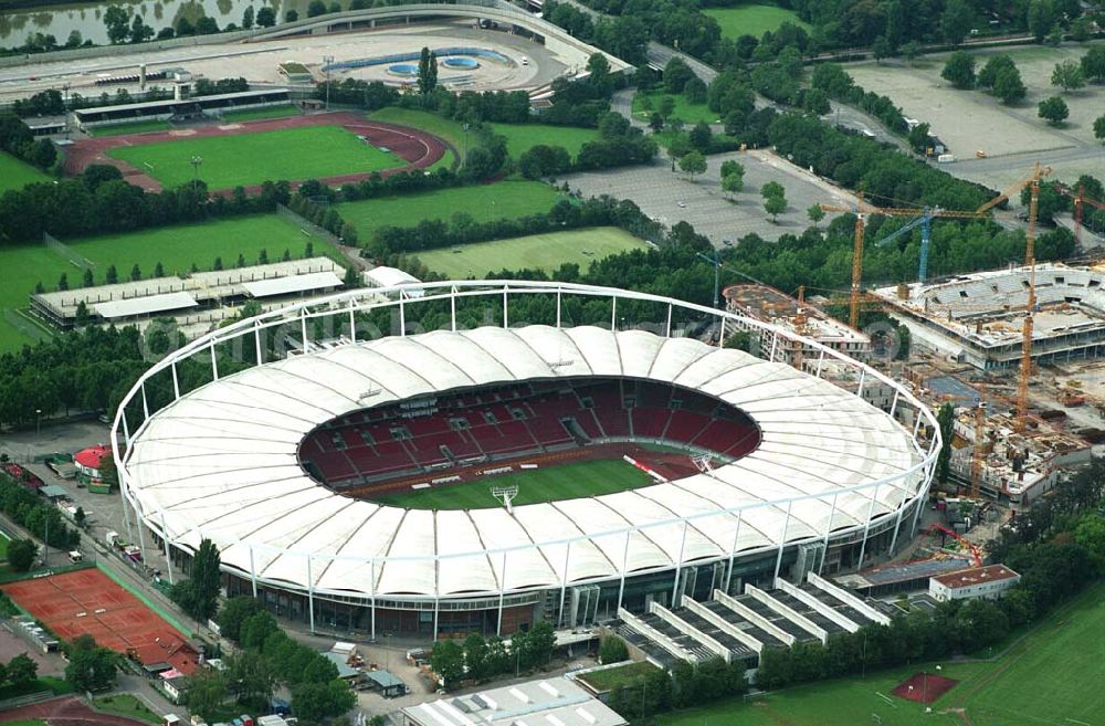 Aerial image Stuttgart / Baden - Würtemberg Stuttgart / Baden - Würtemberg - Das Gottlieb-Daimler-Stadion, ehemals Neckarstadion, liegt im rund 55 ha großen Sportzentrum Cannstatter Wasen. Das markanteste Merkmal ist die Stahlseilbinder-Konstruktion des Membrandaches, das die gesamten Zuschauerplätze überspannt.Abteilung Stadien, Bezirks-und Eissportanlagen, Mercedesstraße 87, 70372 Stuttgart, Telefon +49-(0)711-216-4661, Telefax +49-(0)711-216-3326,Architekt: Arat, Siegel & Partner