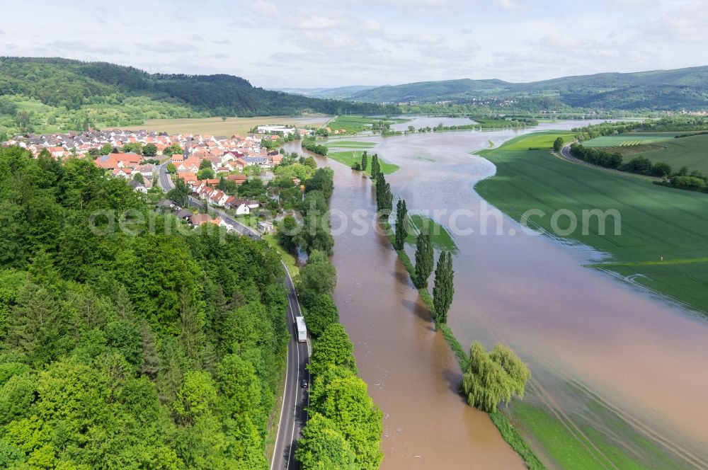 Aerial photograph Witzenhausen - The flood on the Werra. Flooded fields and buildings in the district of Wendershausen in Witzenhausen in Hesse