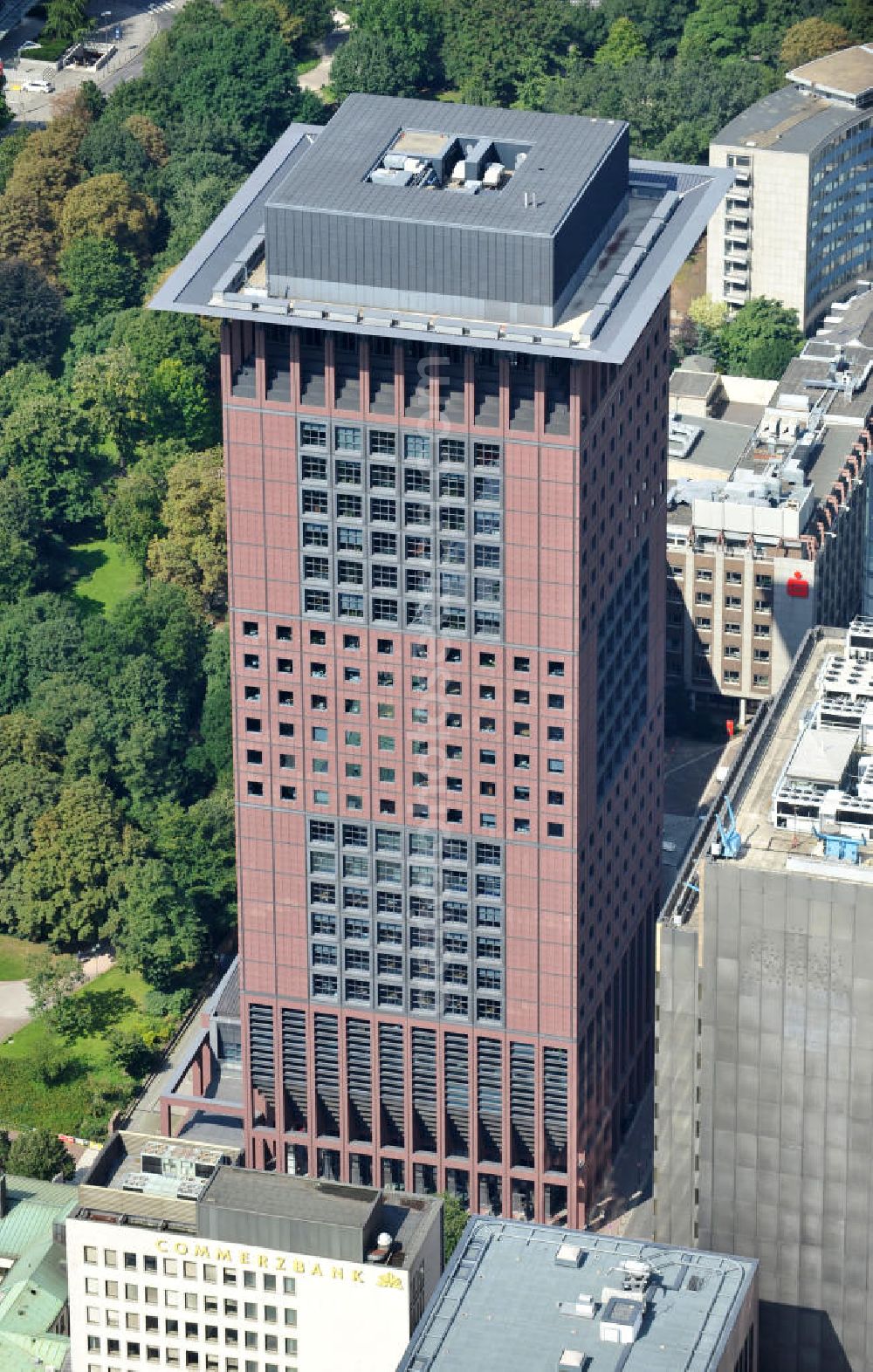 Aerial image Frankfurt am Main - The Japan Center is a high-rise building in the financial district of Frankfurt on the Main, Hessen. It is housing, among other things, the headquarters of the consultin company McKinsey and the German representative of the international organization Ashoka. Ashoka is the largest international non-profit organization for the promotion of international entrepreneurship